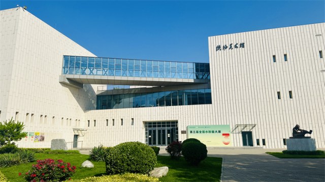 640x359