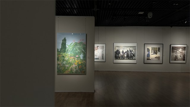 640x359