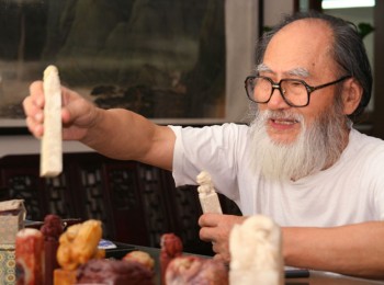 画家 杨启舆