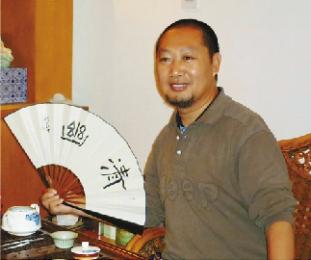 画家 胡一龙