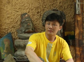 画家 杨晓刚