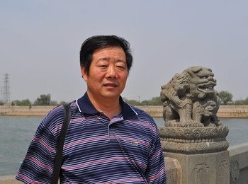 画家 李梅莹