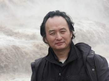 画家 尹毅