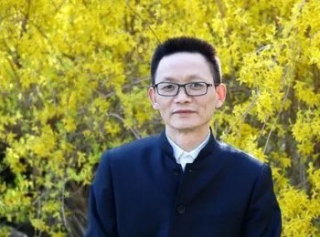 画家 王伟平