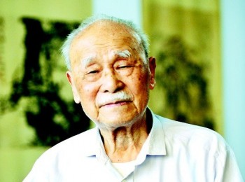画家 刘依闻