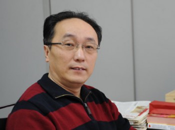 画家 何元东