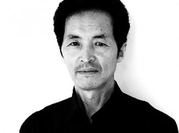 画家 杨天问