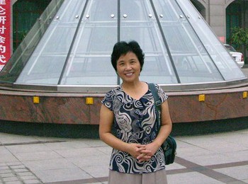 画家 易南萍