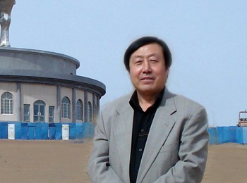画家 关巍