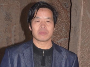 画家 冯泊