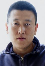 画家 李爱峰
