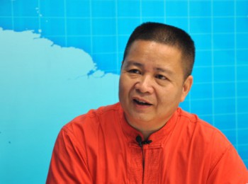 画家 郑盛龙