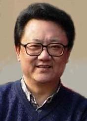 画家 梁跃