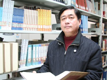 画家 李龙潭