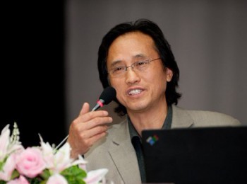 画家 卢新华
