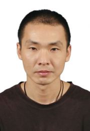画家 李致臣