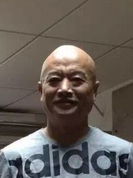 画家 王汉东
