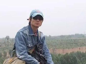 画家 陈飞清