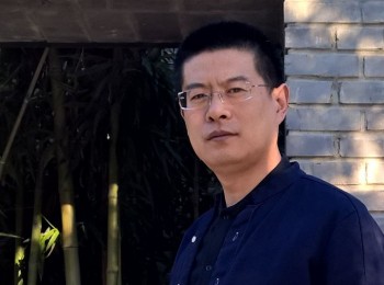 画家 张琪
