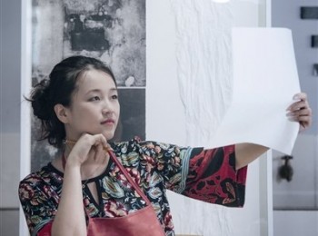 画家 周藴智