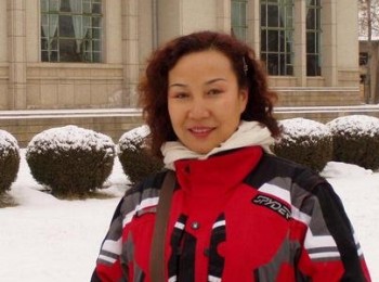 画家 杨妮娜