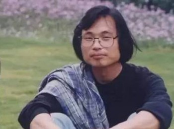 画家 何专连