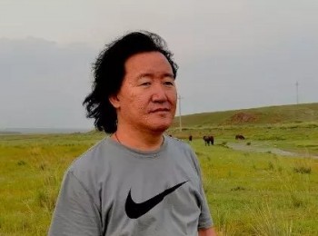 画家 王耀中