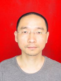画家 谭炜