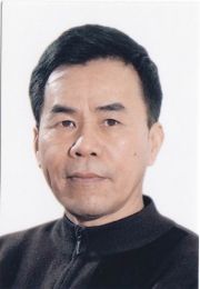 画家 江显蛟