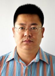 画家 李宁