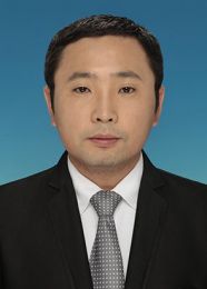画家 张鹏
