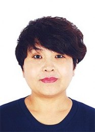画家 王佰如