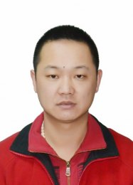 画家 李凤龙