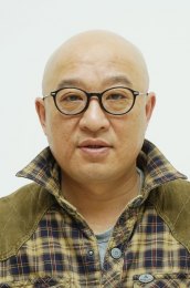 画家 陈伟平