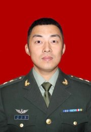 画家 张旭磊