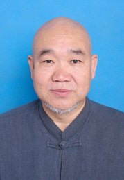 画家 杨素群