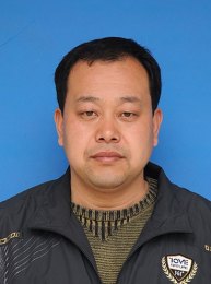 画家 王秋玉