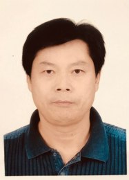 画家 解天成