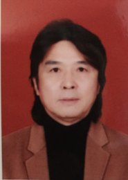画家 张明恩