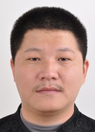 画家 郑路迅