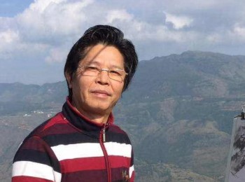 画家 吴辉忠
