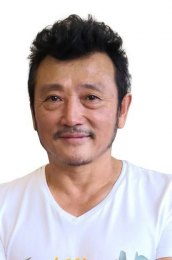 画家 李贵男