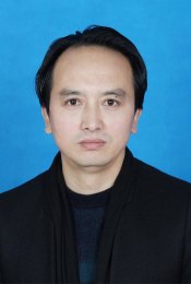 画家 谈龙
