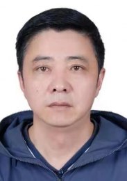 画家 黄伟
