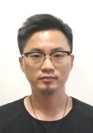 画家 龚安