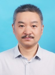 画家 单炜