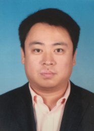 画家 李菁