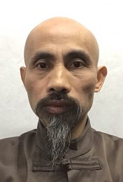 画家 伊贤彬