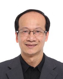 画家 范淳奇