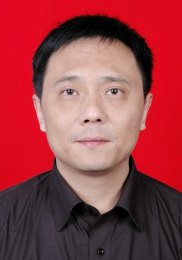 画家 陈华